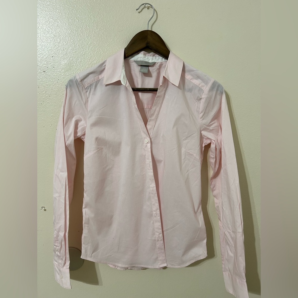 H&M Pink Fitted Button Down Shirt with Notched Collar